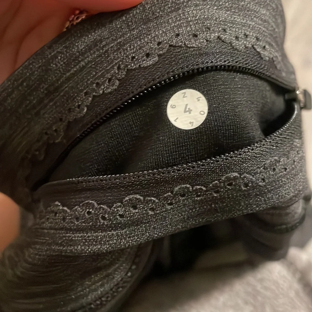 grey lululemon leggings - Picture 3 of 3